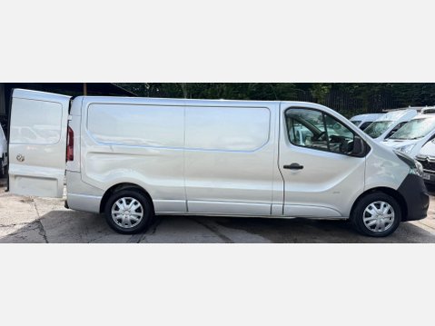 Vauxhall Vivaro 1.6 CDTi 2900 Sportive Panel Van 5dr Diesel Manual L2 H1 Euro 6 (120 ps) 25