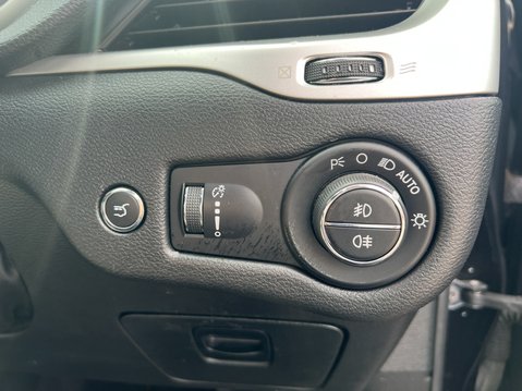 Jeep Cherokee 2.2 MultiJetII Limited SUV 5dr Diesel Auto 4WD Euro 6 (s/s) (200 ps) 23