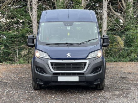 Peugeot Boxer HDI 440 L4H2 17seat MINIBUS LITE NON-D1 with full wheelchair ramp. ULEZ E6