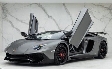 Lamborghini Aventador SV LP 750-4 Roadster 5