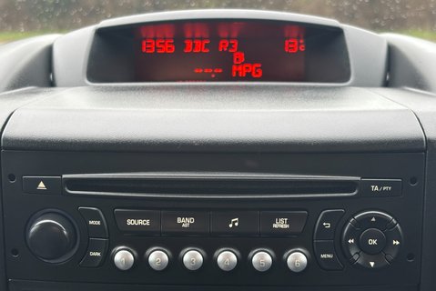 Peugeot Partner 850 S L1 1.6 Hdi 92ps Panel Van - Air Con - Direct from MOD 22