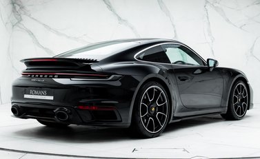 Porsche 911 Turbo S (992) 6