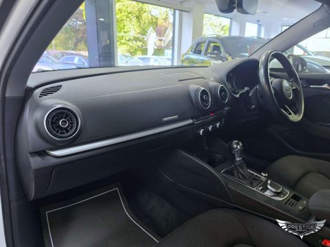 Audi A3 1.5 TFSI 35 Technik Sportback S Tronic Euro 6 (s/s) 5dr 28