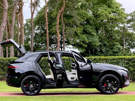 Jaguar F-Pace R-DYNAMIC HSE BLACK 90TH ANNIVERSARY EDITION 5