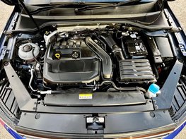 Volkswagen Passat 1.5 Passat R-Line TSi Evo 5dr 7