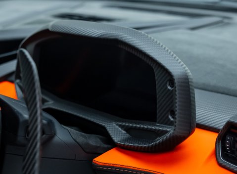 Lamborghini Revuelto 16