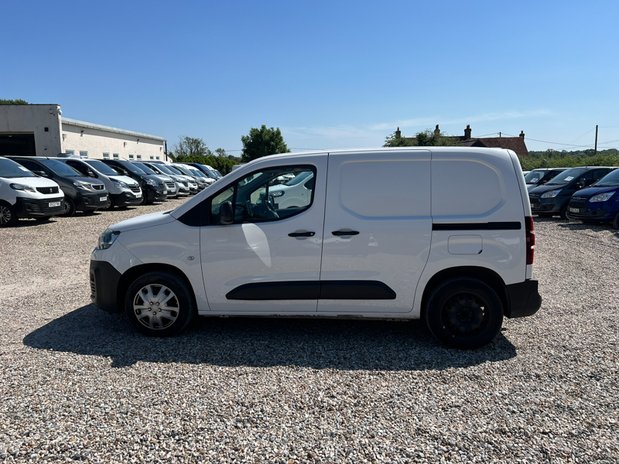 Citroen Berlingo SWB L1H1 Low Roof Enterprise Air Con Sensors Tow Bar EURO 6 1
