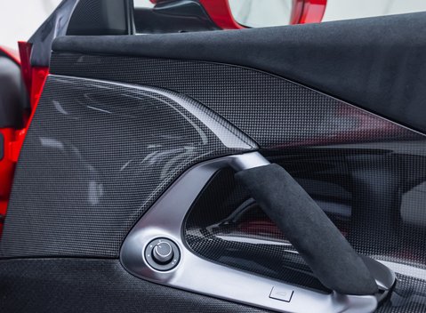 Ferrari 812 Competizione 33