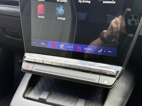 Renault Scenic E-Tech comfort range 60kWh techno SUV 5dr Electric Auto (22kW Charger) (170 ps) 32