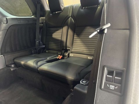 Land Rover Discovery 3.0 Discovery HSE TD6 Auto 4WD 5dr 121