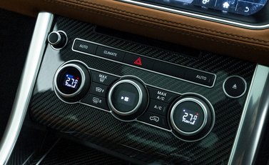 Land Rover Range Rover Sport 5.0 SVR URBAN 22