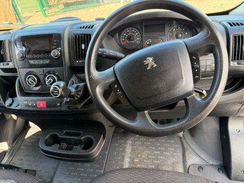 Peugeot Boxer 2.2 BlueHDi 335 Built for Business Low Floor Luton L3 Euro 6 (s/s) 4dr 12