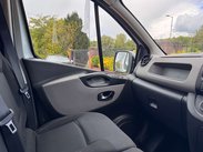 Renault Trafic 1.6 Trafic SL27 Sport Nav dCi 8
