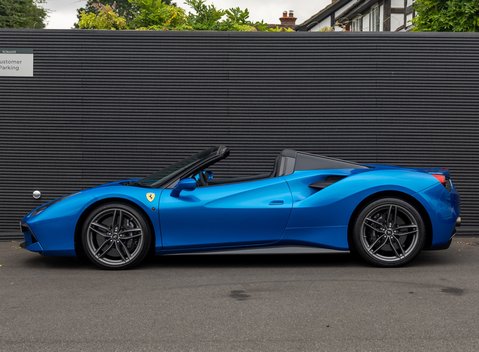 Ferrari 488 SPIDER 3
