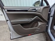 Porsche Cayenne 3.0 Cayenne D Platinum Edition V6 Tiptronic S A 4WD 5dr 58