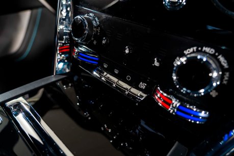 Rolls-Royce Cullinan V12. DYNAMIC PACKAGE. ACTIVE CRUISE. SHOOTING STAR HEADLINER. HUD 23