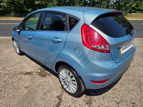 Ford Fiesta TITANIUM 8