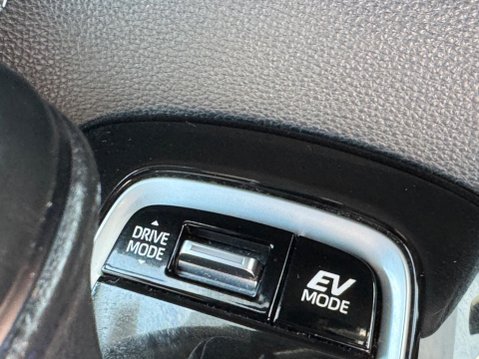 Toyota Corolla 1.8 VVT-h Design Touring Sports CVT Euro 6 (s/s) 5dr 29