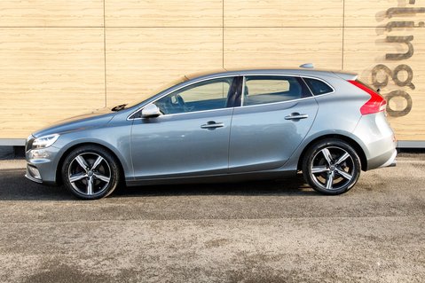 Volvo V40 T2 R-DESIGN NAV PLUS 13