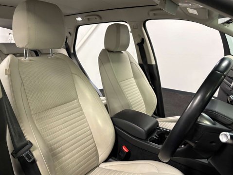 Land Rover Discovery Sport HSE MHEV 16