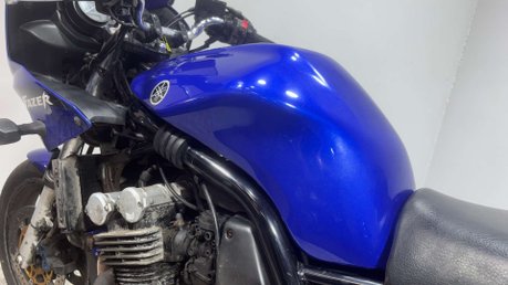 Yamaha FZS 2003 HIGH MILES RUNNING PROJECT BIKE SPARES OR REPAIR 600CC 9