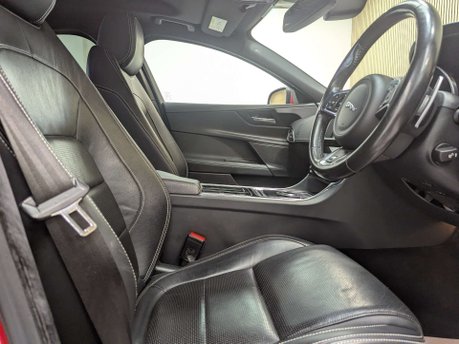 Jaguar XE 2.0 XE R-Sport i Auto 4dr 28
