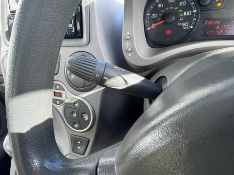 Fiat Panda 1.2 Eleganza Hatchback 5dr Petrol Dualogic (127 g/km, 60 bhp) 31