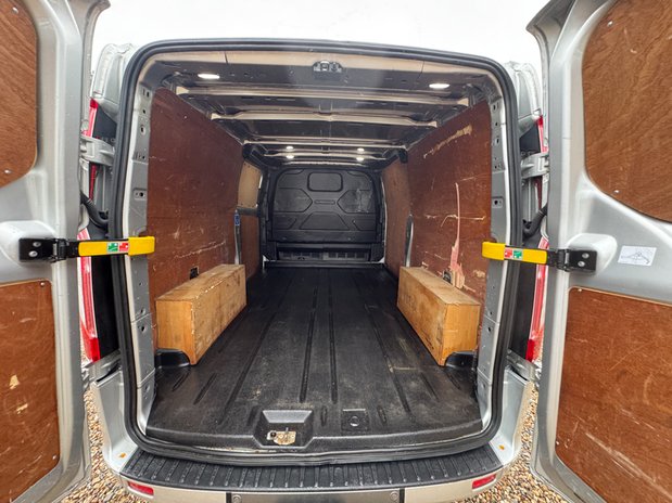 Ford Transit Custom LWB L2H1 Low Roof Sport 280 Air Con Alloys Sensors Cam Tow Bar EURO 6 9