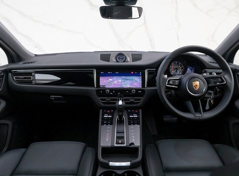 Porsche Macan S 16