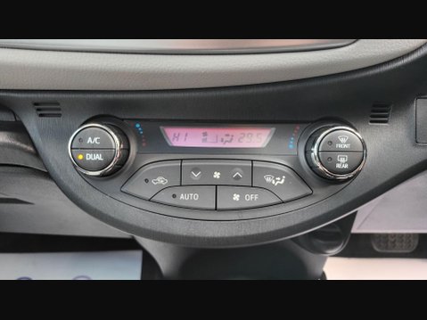 Toyota Yaris VVT-I T SPIRIT 14