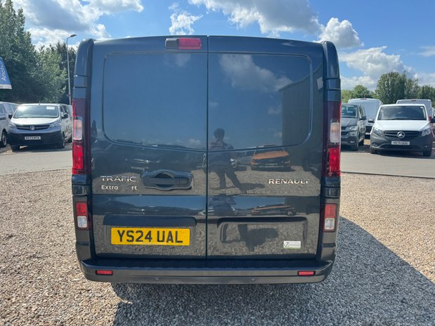 Renault Trafic AUTO SWB L1H1 Sport SL30 Air Con Alloys Camera Nav Sensors EURO 6 7