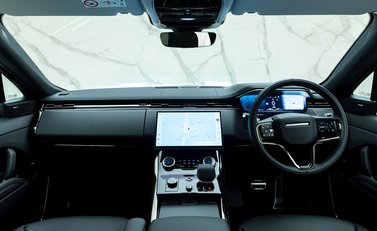 Land Rover Range Rover Sport P440e Dynamic SE 16