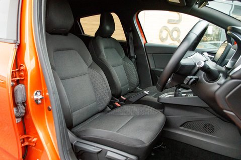 Renault Clio ICONIC TCE 30