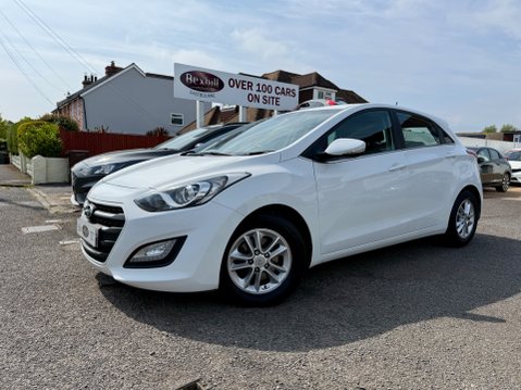 Hyundai i30 CRDI SE NAV BLUE DRIVE 1