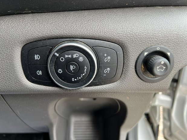 Ford Transit MWB L2H2 (SOLD) Medium Roof Trend 300 Air Con Sensors EURO 6 NO VAT 45