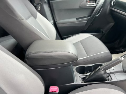 Toyota Auris VVT-I ACTIVE TOURING SPORTS 32