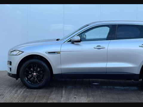 Jaguar F-Pace 2.0 F-PACE Prestige AWD D Auto 4WD 5dr 71