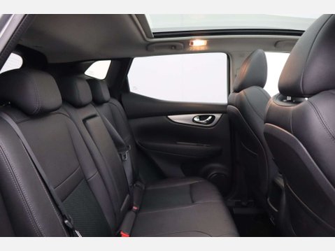 Nissan Qashqai 1.3 Qashqai Tekna DiG-T Semi-Auto 5dr 25