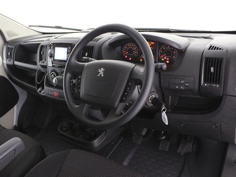 Peugeot Boxer 2.2 BlueHDi L3H2 Professional Premium+ 140ps 6