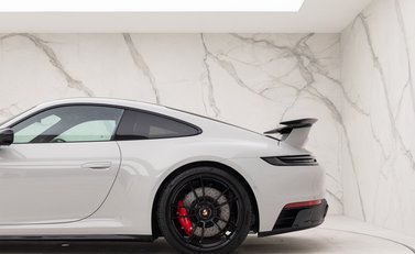 Porsche 911 CARRERA GTS (992) 26