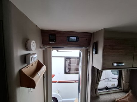 Swift Edge 464 2020 8