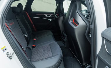 Audi RS6 Avant GT 16