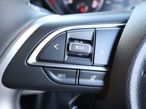 Suzuki Swift 1.2 Hybrid ULTRA 19