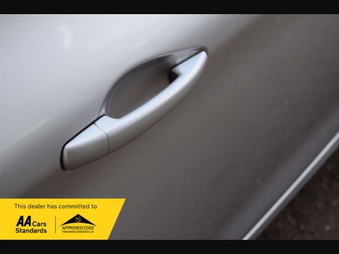 Peugeot 208 1.2 208 Allure 5dr 17