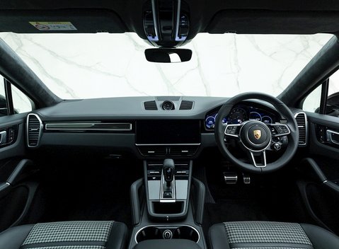 Porsche Cayenne GTS Coupé 16