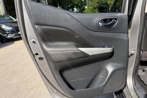 Nissan Navara DCI TEKNA AUTOMATIC - APPLE CAR PLAY - TOWBAR - REAR CANOPY 27