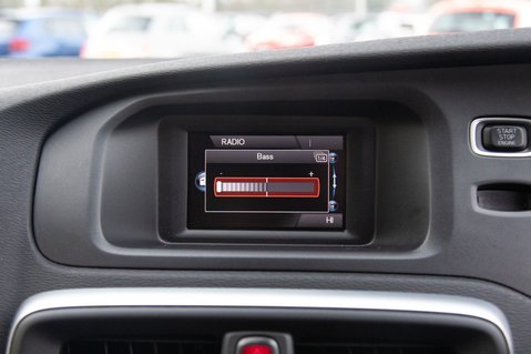 Volvo V40 T2 MOMENTUM 24