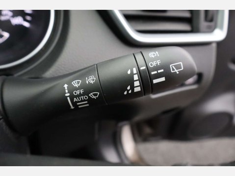 Nissan Qashqai 1.2 Qashqai N-Connecta DiG-T 5dr 38