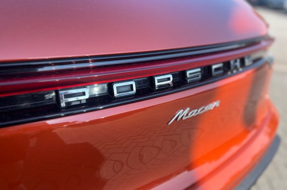 Porsche Macan PDK 16