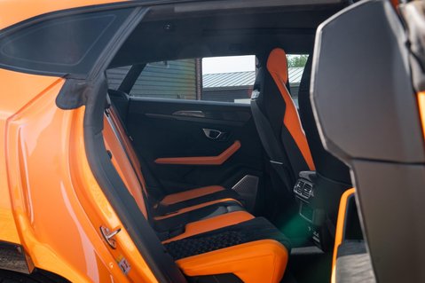 Lamborghini Urus V8 28